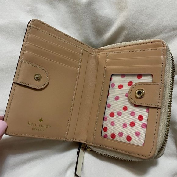 Kate Spade Compact Wallet in Cream - Picture 3 of 3